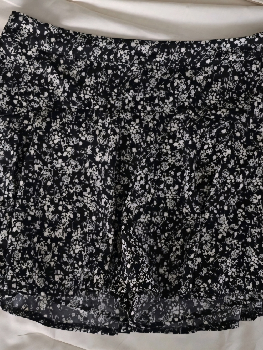 MiouMuse Blk White Floral Mini Skort w/Ruffle US L - Boho Romantic Party - NWOT